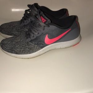 Women’s nikes
